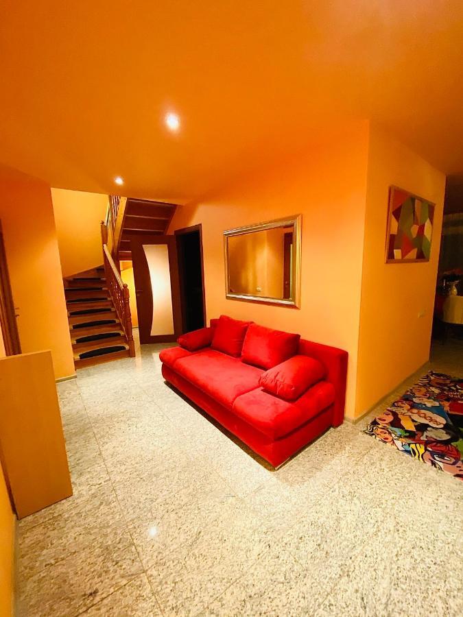 Party House Hotel Cielavas Exterior foto